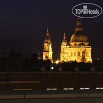 M-Square Hotel Вид на город с террасы отеля.