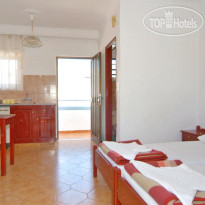 Yannis Apartments