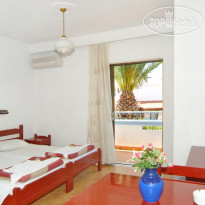Yannis Apartments