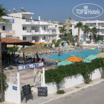 Peters Kool Pool Studios and Apartments 