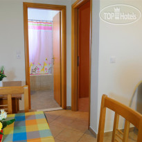 Nikos 2 Studios & Apartments 