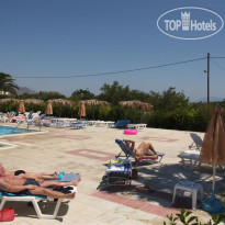 Nikos 2 Studios & Apartments 