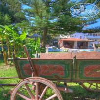 Theatraki Apartments 