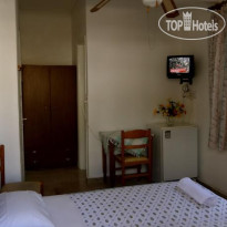 Elenis Rooms 