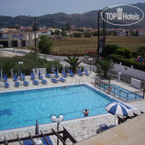 Pelouzo Hotel 