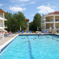 Village Inn Studios & Family Apartments