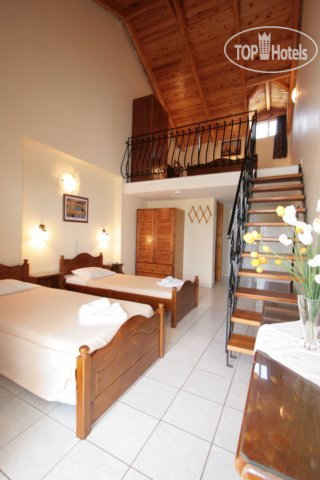 Village Inn Studios & Family Apartments