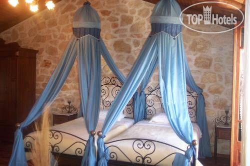 New photos from tourists Ktima Kourou