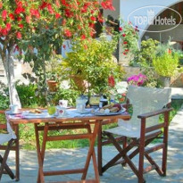 Irini Studios & Bungalows