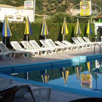 Dollas Hotel Бассейн