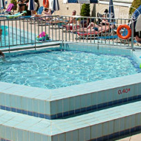 Roseland Hotel Бассейн