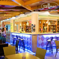 Yakinthos Hotel