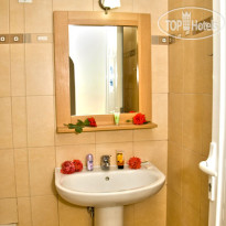 Yakinthos Hotel
