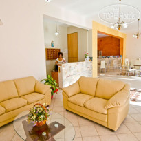 Yakinthos Hotel