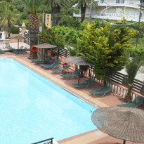 Eugenia Hotel & Apartments