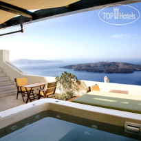 Adamis Majesty Suites 