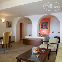 Adamis Majesty Suites 