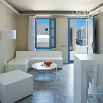 Acroterra Rosa Luxury Suites