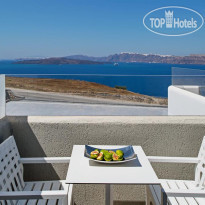 Acroterra Rosa Luxury Suites