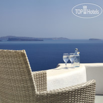 Liakada Oia Suites 
