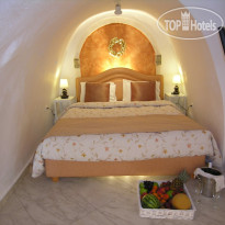 Aeolos Studios & Suites
