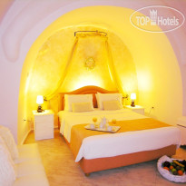 Aeolos Studios & Suites