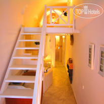 Aeolos Studios & Suites