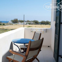 Memento Perissa Hotel 