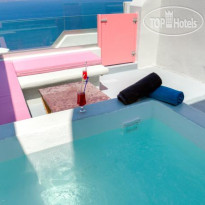 Santorini Royal Suites