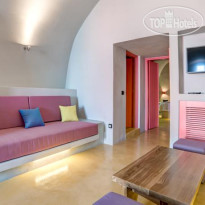 Santorini Royal Suites