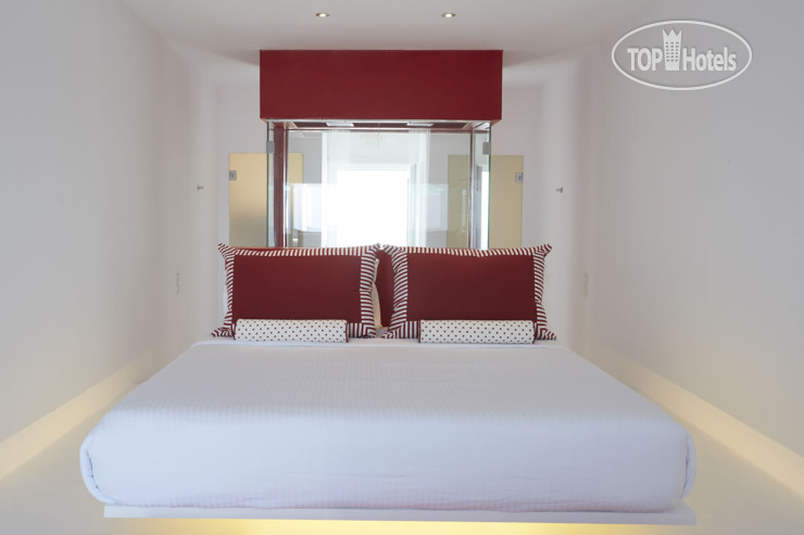 Hotelier's photos Adore Santorini 4*