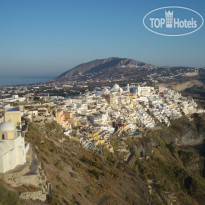 Athina Luxury Suites Вид на город Фира и отель