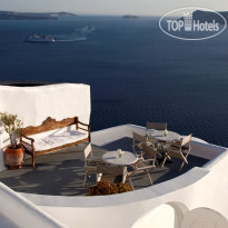 Ikies ikies: Receptions’ balcony vie