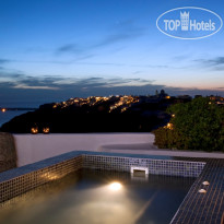 Ikies ikies: Jacuzzi with a view  ww