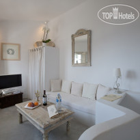 Oia Mare Villas