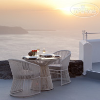 Grace Santorini Villa Outdoor Dining
