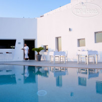 Grace Santorini Restaurant Poolside