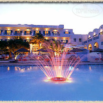 Kamari Beach