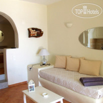 Oia Suites 