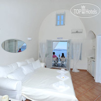 Oia Suites 