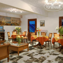 Barbouni Hotel & Studios Лобби