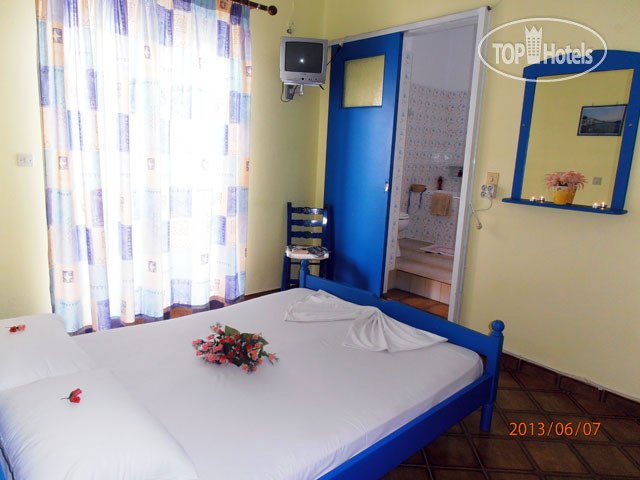 New photos from tourists Lefkes Studios 