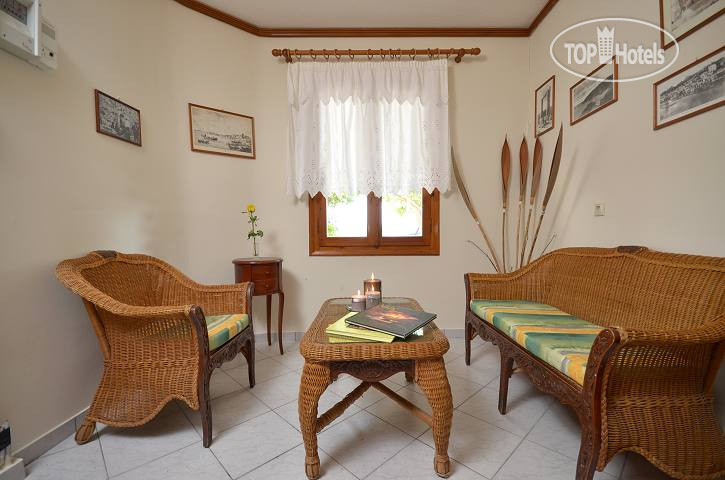 New photos from tourists Rena Valetta Studios 