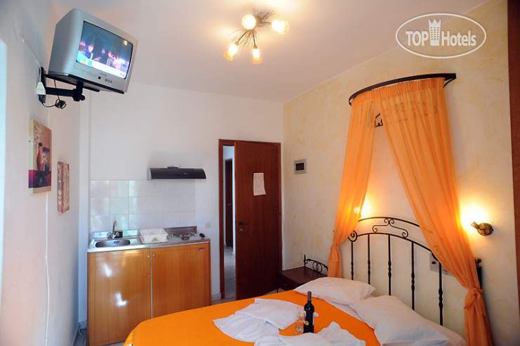 New photos from tourists Irene Studios 