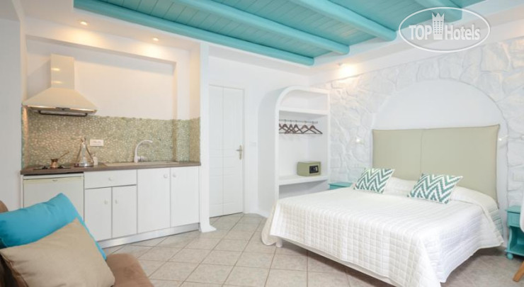 New photos from tourists Gerontakis Studios 