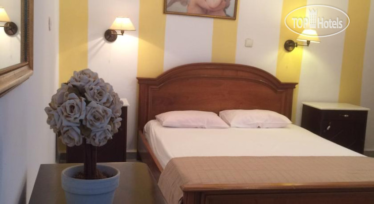 New photos from tourists Takis Place 