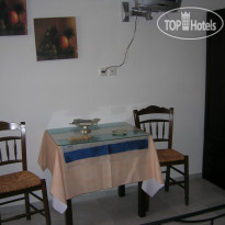 Paravatos Studios John & Mary 