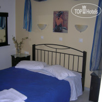 Paravatos Studios John & Mary 