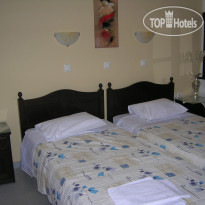 Paravatos Studios John & Mary 