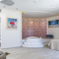 Kouros Art Hotel